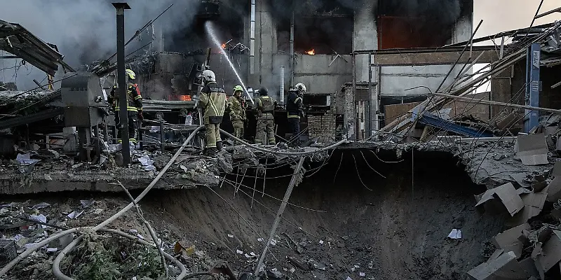 Russia Bombards Kyiv in One of War's Biggest Air Attacks, Killing at Least 21