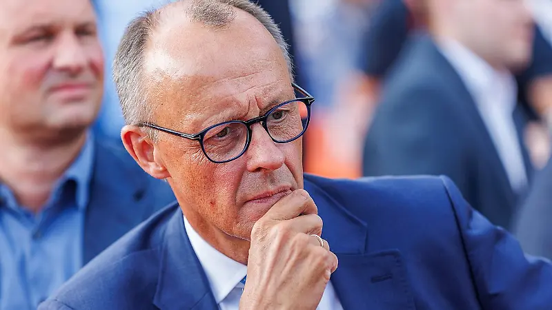 Merz Faces Key Decision After Spahn's Exit